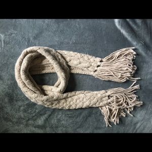 Wool scarf